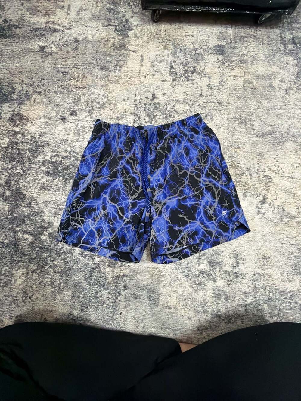 Fabletics The One Short Size M Blue Lightning Print Athletic Shorts